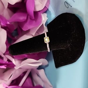 Stunning Peridot gem stone set in a beautiful sterling silver 925 ring setting.